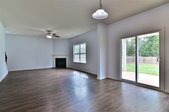 Building Photo - 804 Sunseeker Dr