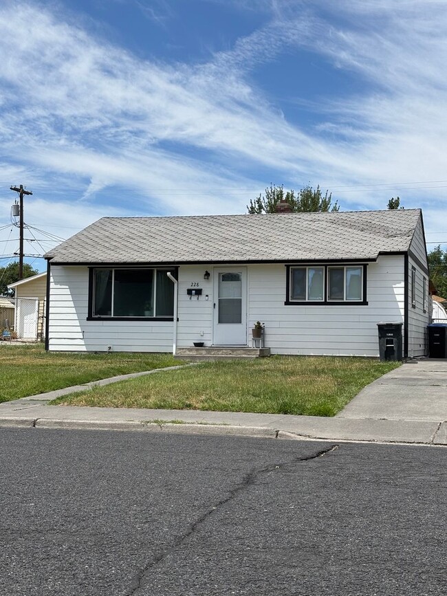 Primary Photo - Cozy 2 bedroom 1 bath House!