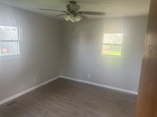 Building Photo - 1207 Chalet Ave