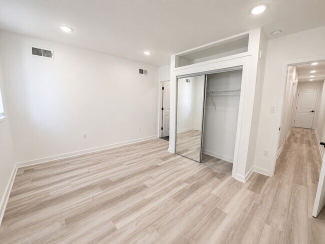 Building Photo - 129 S 51st St