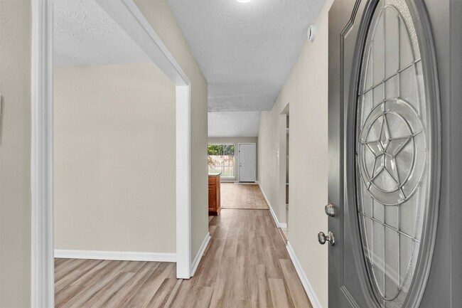Building Photo - 23038 Banquo Dr