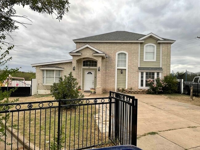 Primary Photo - 915 Rutledge Dr