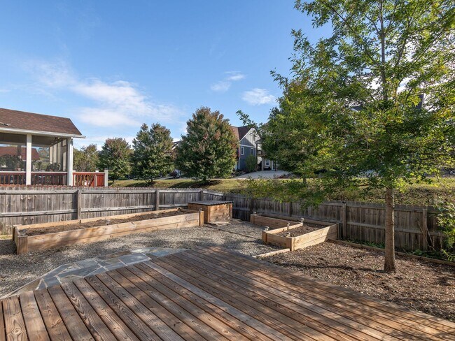 Building Photo - Darling Woodfin House
