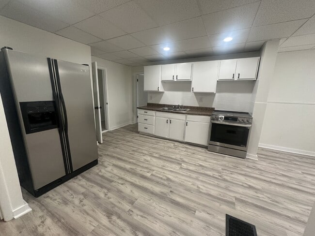 Building Photo - Beautiful 3 bedroom home located on Myrtle Hill Park!