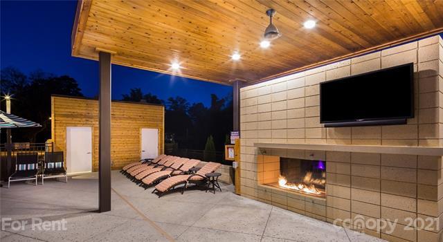 Building Photo - 1310 Iris Dr