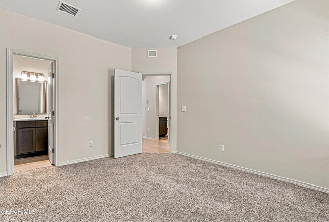 Building Photo - 13965 Margaret Ponce Ave