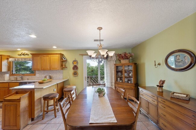 Building Photo - 3615 Horacio Ct NE