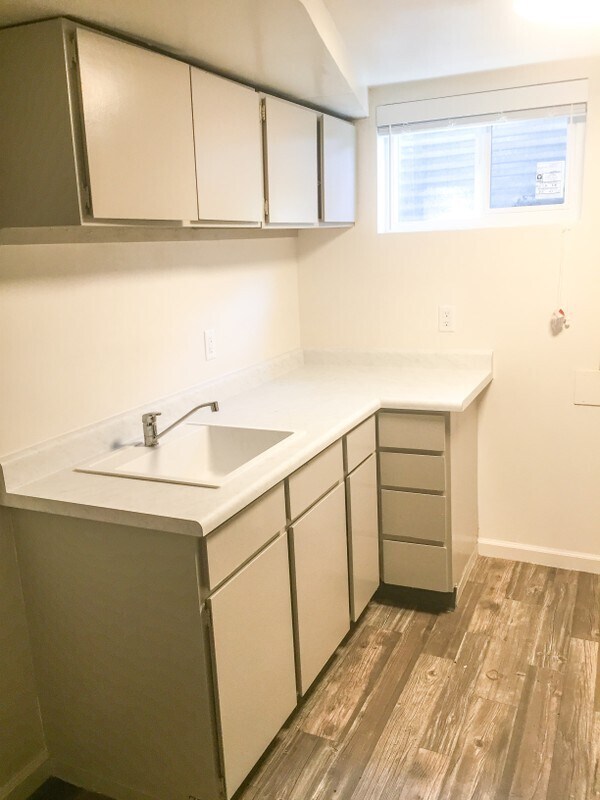 Building Photo - 2357 Phylden Dr