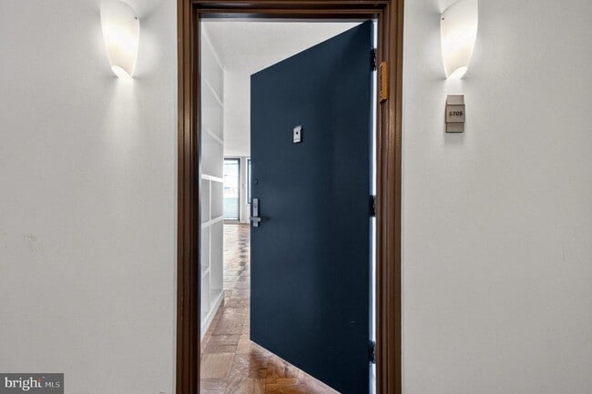 Building Photo - 429 N St SW