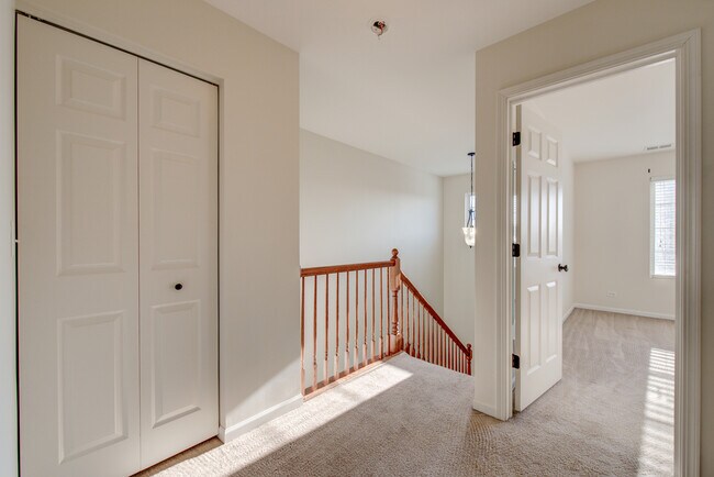 Building Photo - 3414 Cameron Dr