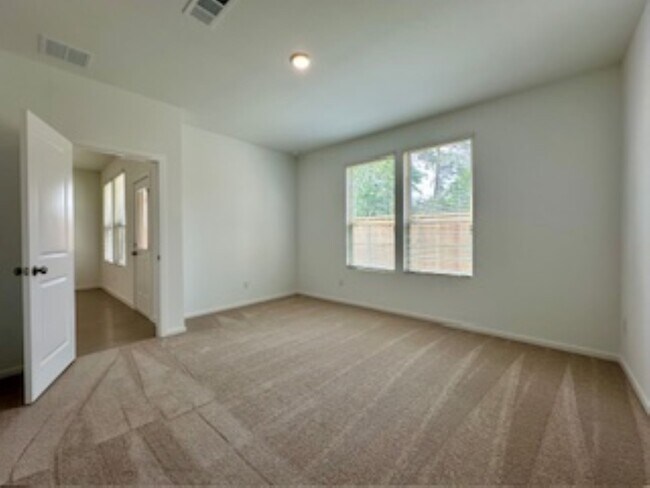 Building Photo - 500 Kinglet Dr