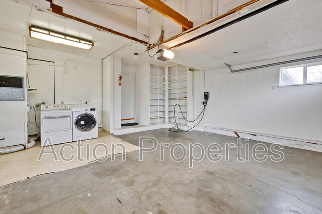 Building Photo - 1630 Alison Ave