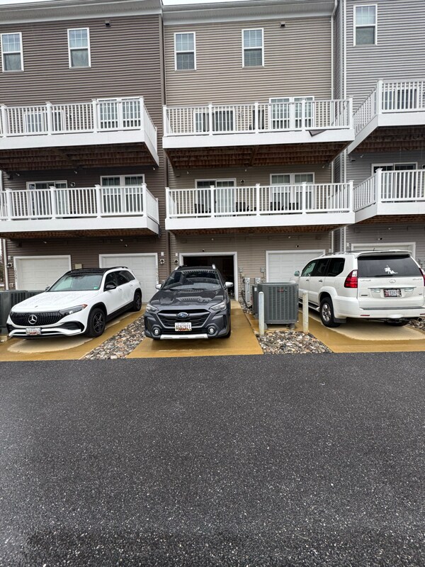 Building Photo - 10505 Neil Armstrong Way