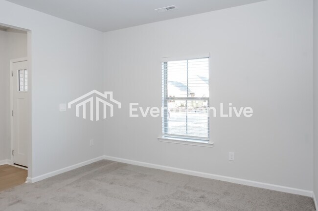 Building Photo - 312 Pond Spg Dr