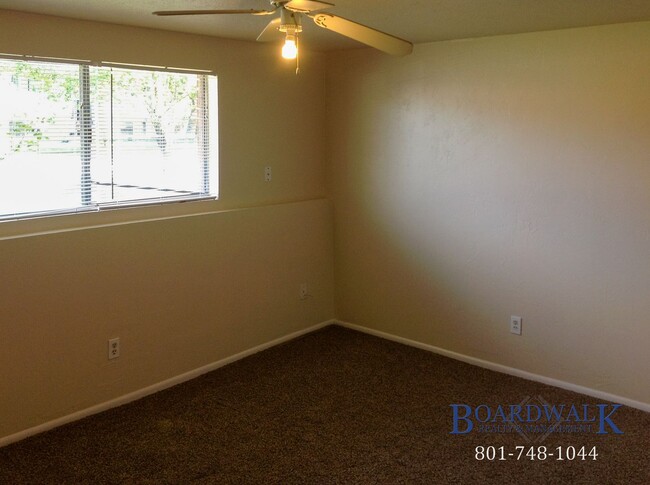 Building Photo - Exceptional Pet Friendly 5 Bedroom Home in...