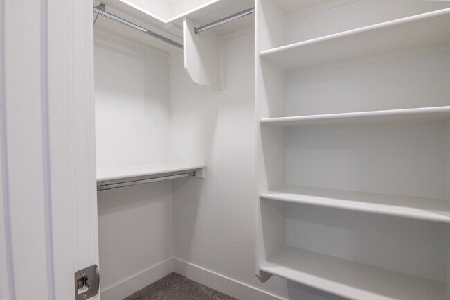 Building Photo - "READY NOW! 3-Bed PLUS Office-Townhouse Retreat in Eagle, ID – Spacious Living with 2.5 Baths!"