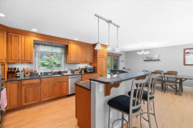 Building Photo - Spacious Home with Amazing Fenced Yard in ...
