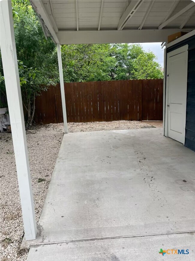 Building Photo - 284 Perryman St