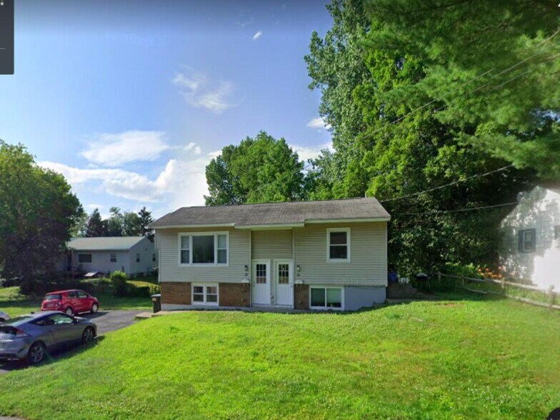 Building Photo - 12 Pine St