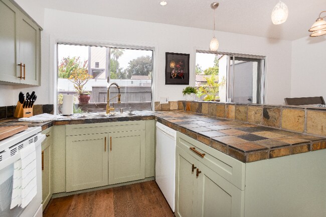 Building Photo - 7988 Mission Center Ct