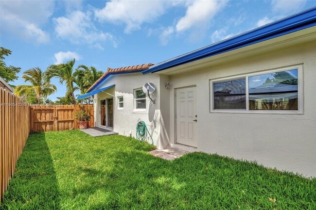 Building Photo - 3480 SW 20th St