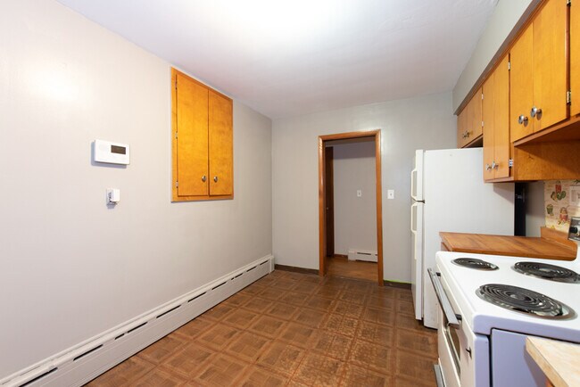Building Photo - 1023 Hickory St