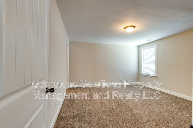 Building Photo - 1634 Earl Ct