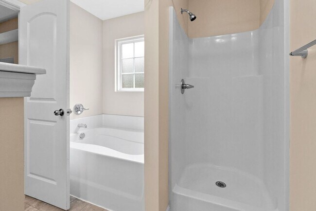 Building Photo - Minutes to Back Gate & Beaches!