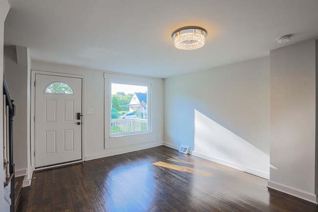 Building Photo - 7842 New Battle Grove Rd