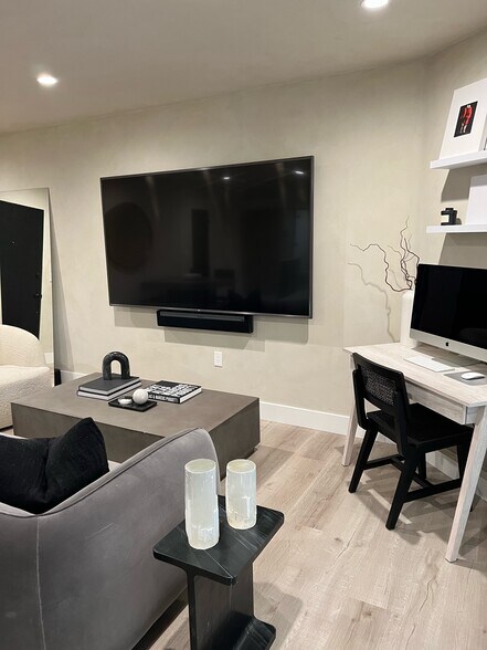 Building Photo - 150 S Wetherly Dr