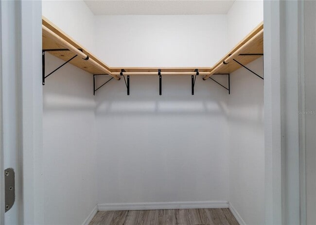 Building Photo - 4846 Globe Terrace