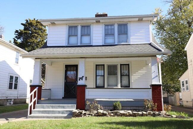 Building Photo - 552 S Terrace Ave