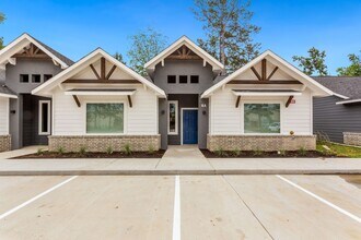 Building Photo - 10317 Lake Rd