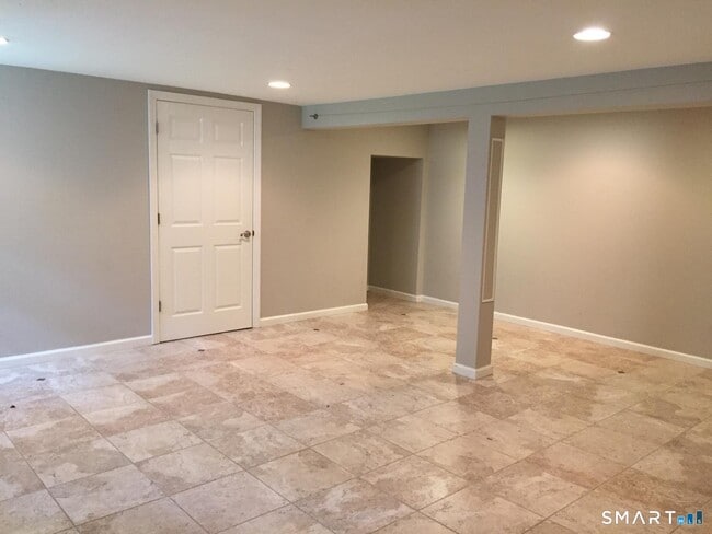 Building Photo - 163 MacGregor Dr