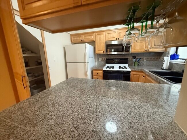 Building Photo - 19 Mission Plaza Dr