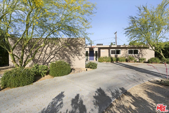 Building Photo - 45900 Quailbrush St