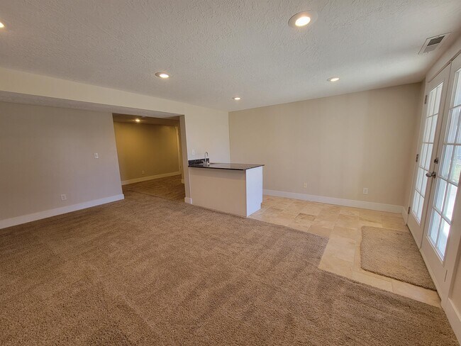 Building Photo - 2850 S 2750 E