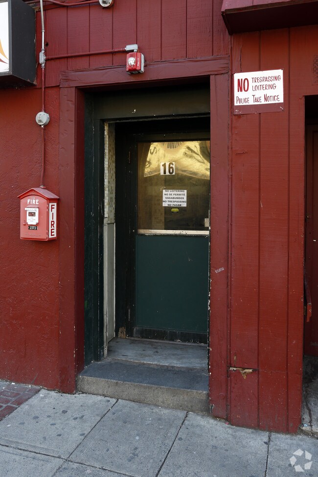 Building Photo - 16 5th