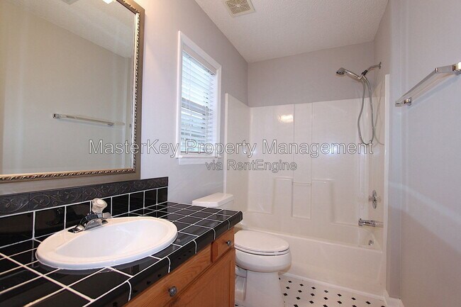 Building Photo - 309 Hallwood Ct