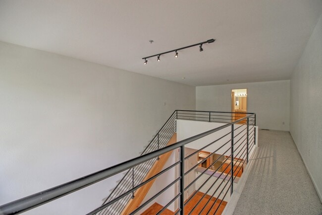 Building Photo - Spacious 1 Bedroom Loft at Ryland Mews