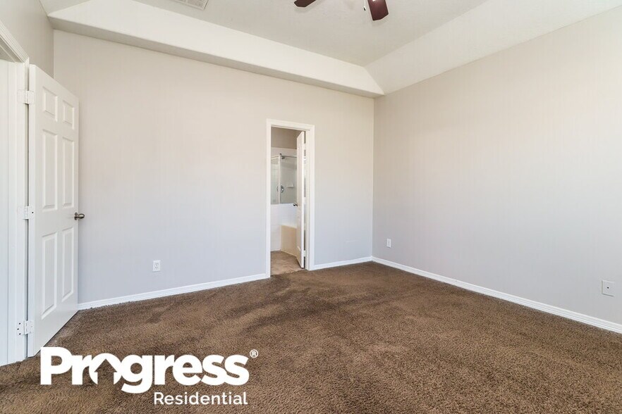 Building Photo - 12015 Raven View Dr