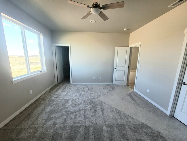 Building Photo - Beautiful NEW home in South Richland