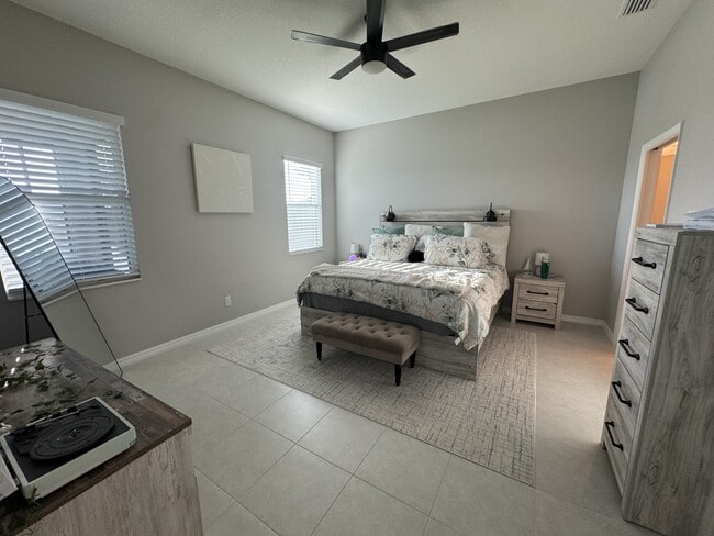 Building Photo - 3010 Avalonia Dr