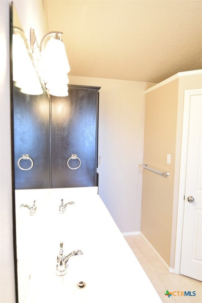 Building Photo - 4807 Teal Dr