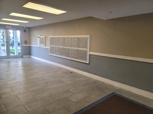 Building Photo - 494 NW 165th St