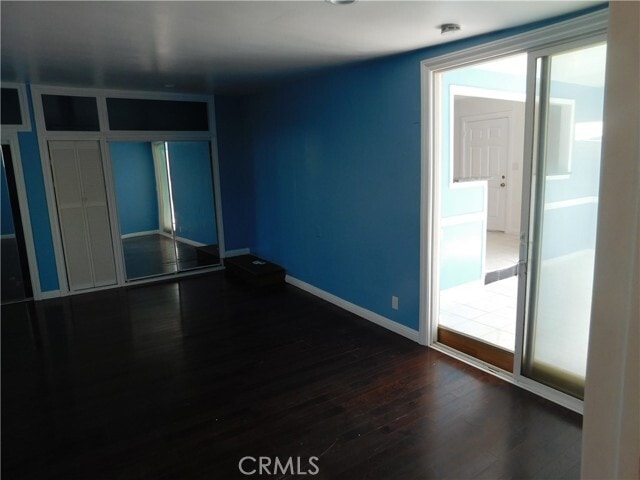 Building Photo - 1025 W 130th St