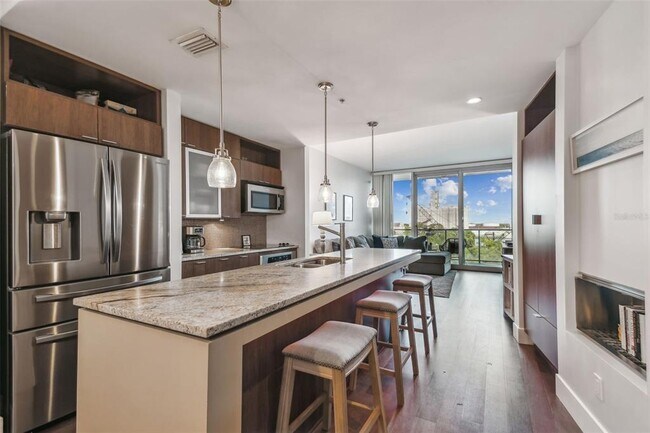 Building Photo - 912 Channelside Dr