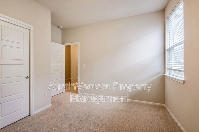 Building Photo - 244 E Broade St