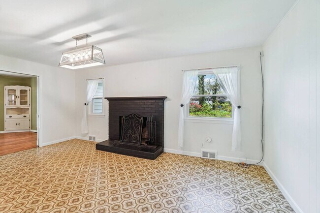 Building Photo - 710 Heatherwood Dr