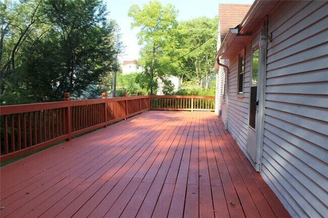 Building Photo - 281 Acre Ave
